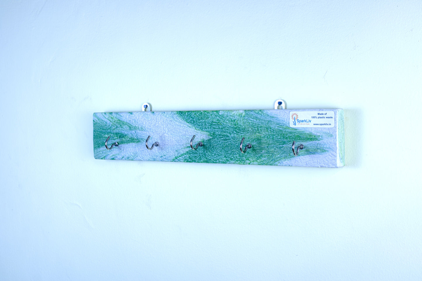 Key Hanger/Key Chain Holder - with 5 hooks - (upcycled and sustainable)